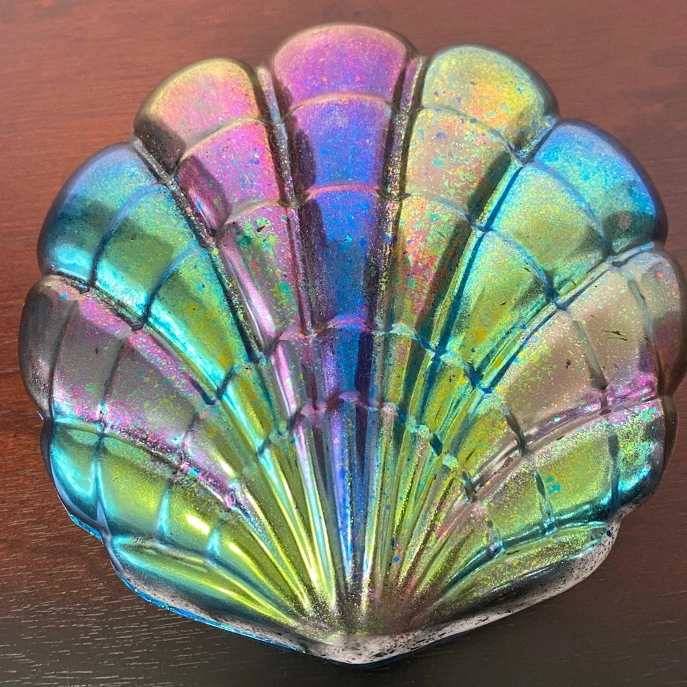 Shell Jewelry / Storage Box - Picture 1 of 9